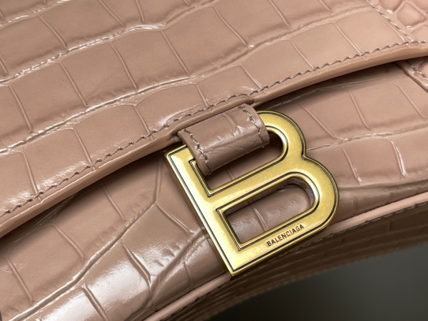 Ba*len*cia*ga hourglass