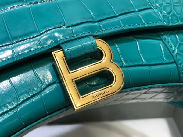 Ba*len*cia*ga hourglass