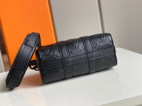 l0*is V*t0n keepall xs