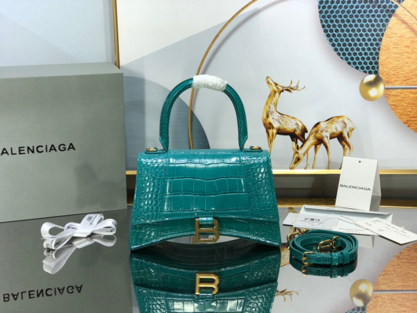 Ba*len*cia*ga hourglass