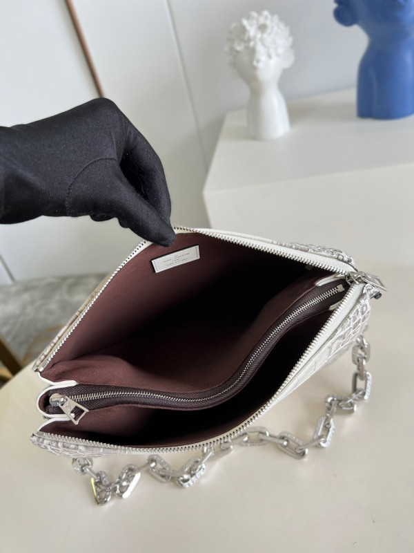 l0*is V*t0n coussin pm