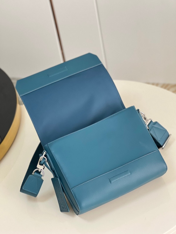 l0*is V*t0n new messeage