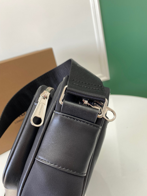 B**rry logo print nylon crossbody bag