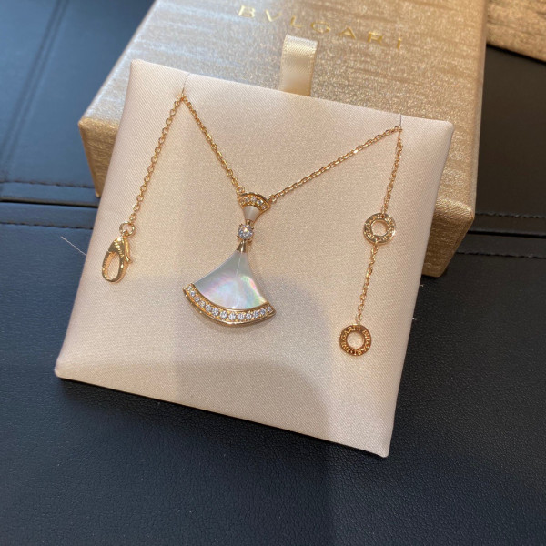 B*l*ai divas’ dream necklace