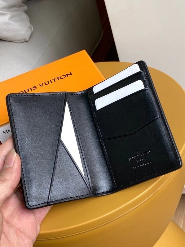 l0*is V*t0n pocket organizer