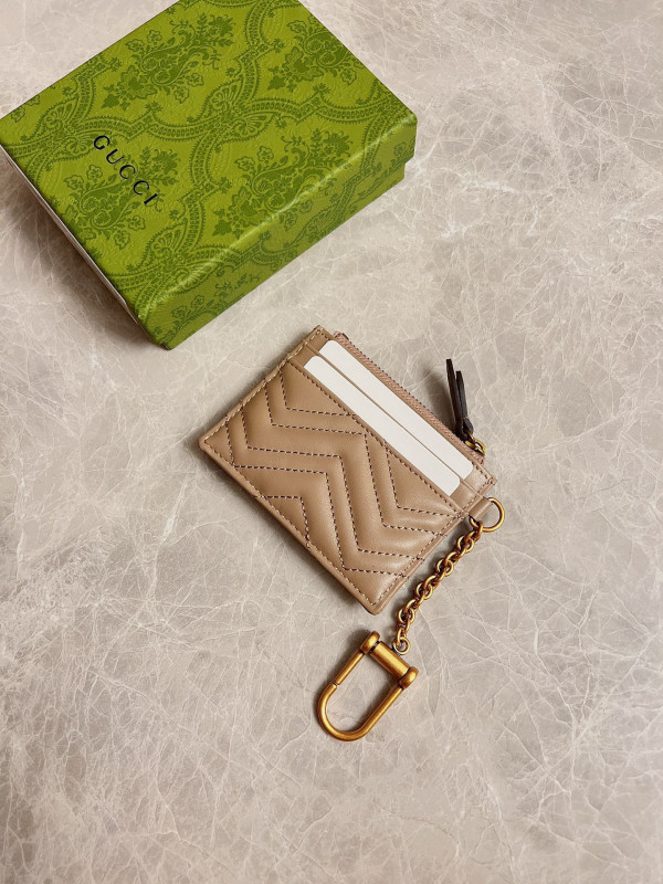 G*u*i gg marmont keychain wallet