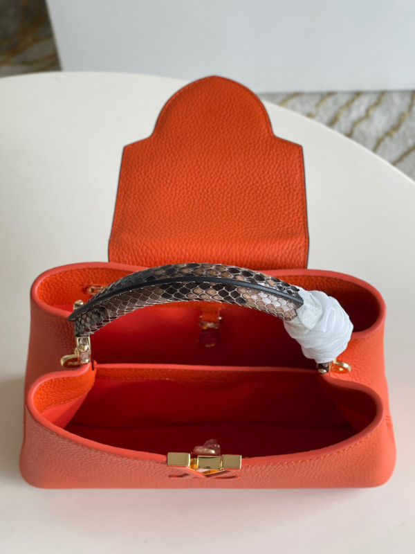 l0*is V*t0n capucines bb