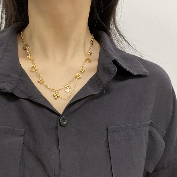 l0*is V*t0n necklace