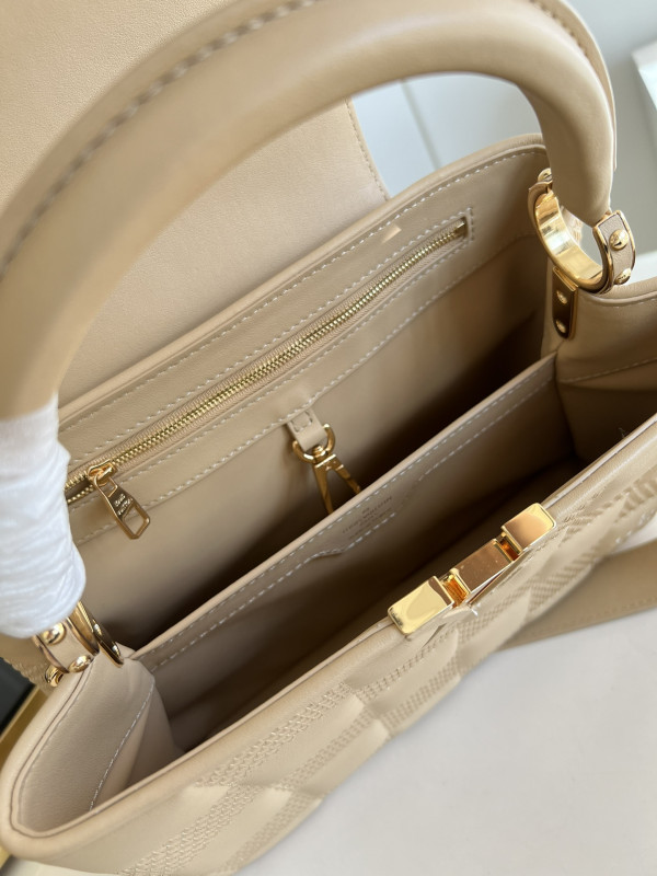 l0*is V*t0n capucines mm