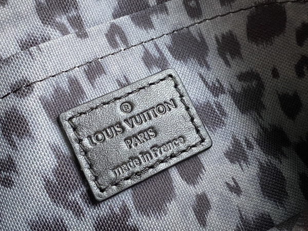 l0*is V*t0n neverfull mm