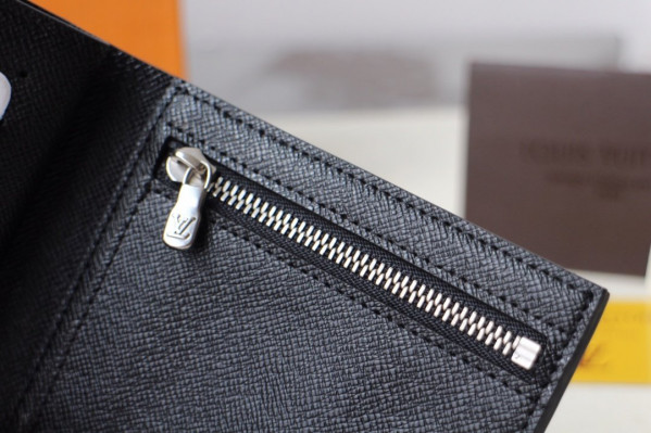 l0*is V*t0n amerigo wallet