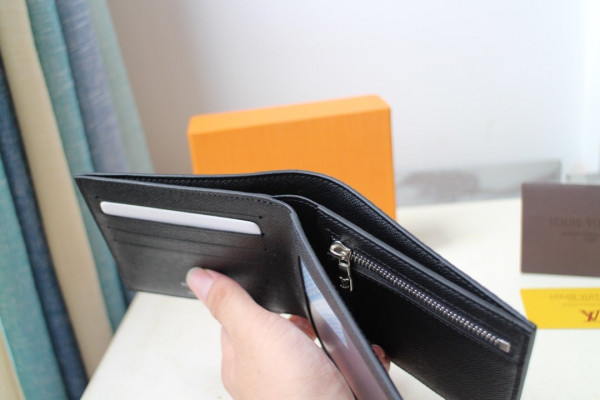 l0*is V*t0n amerigo wallet