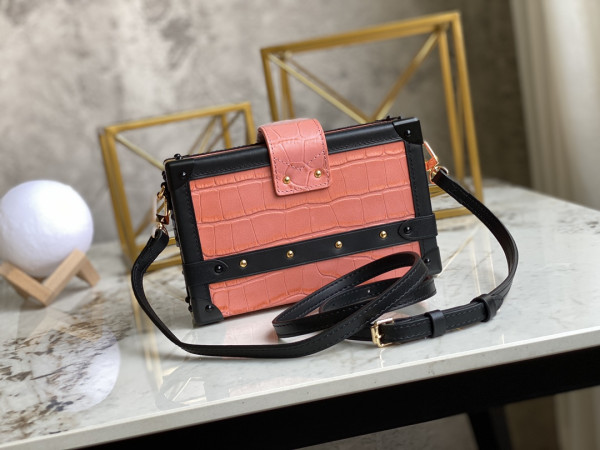 l0*is V*t0n petite malle