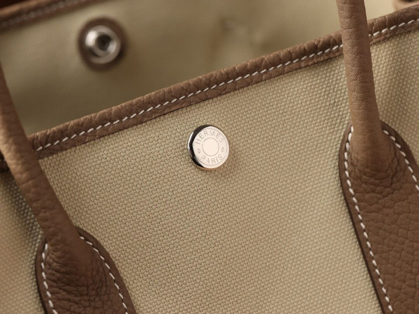 H**mes garden party 30