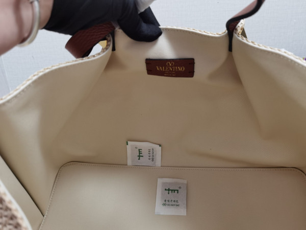 VALENTINO MEDIUM STRAW SUMMER TOTE