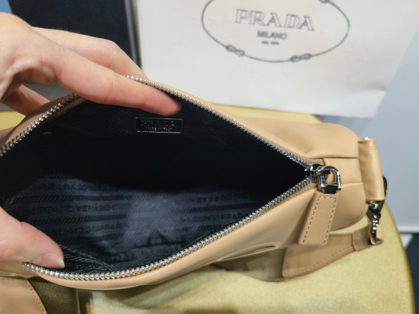 Pra*a triangle bag