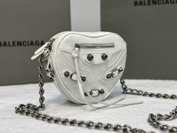 Ba*len*cia*ga  le cagole heart mini metallic crinkled-leather shoulder bag