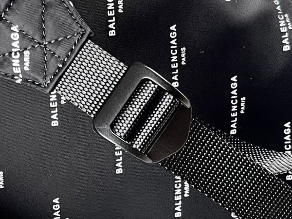 Ba*len*cia*ga backpack