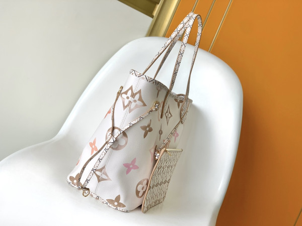 l0*is V*t0n neverfull mm