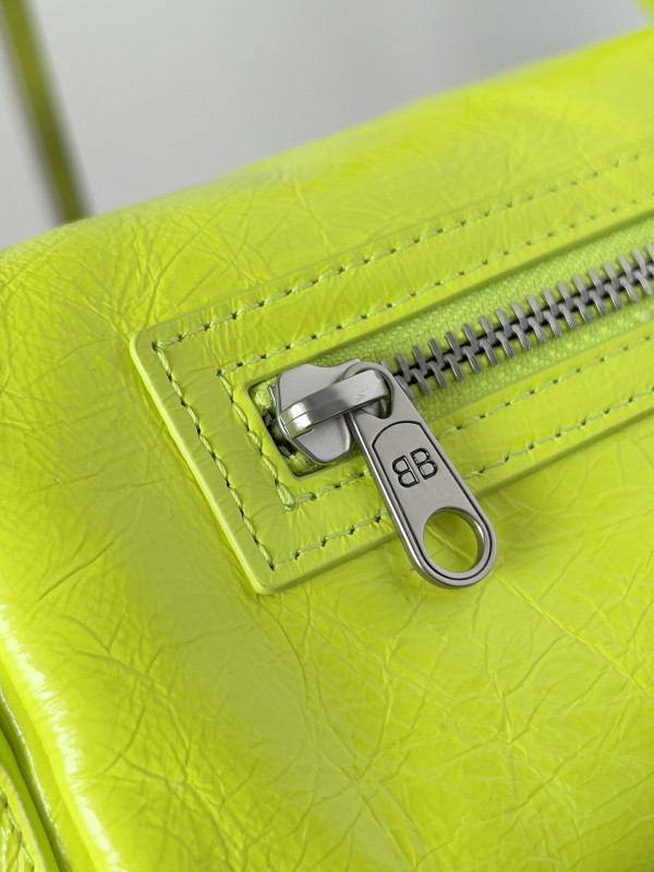 ba*len*cia*ga S*perbusy xs sling bag