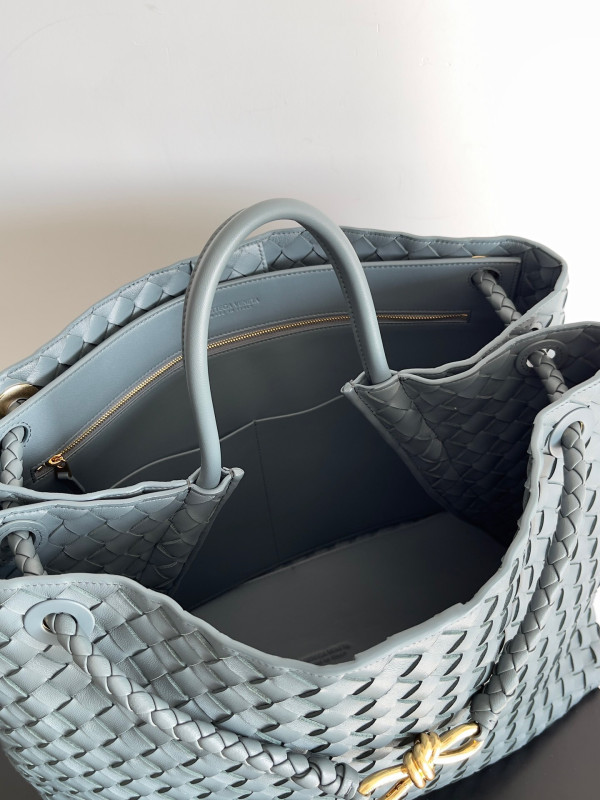 bo*te*ga Ve*ne*ta large andiamo