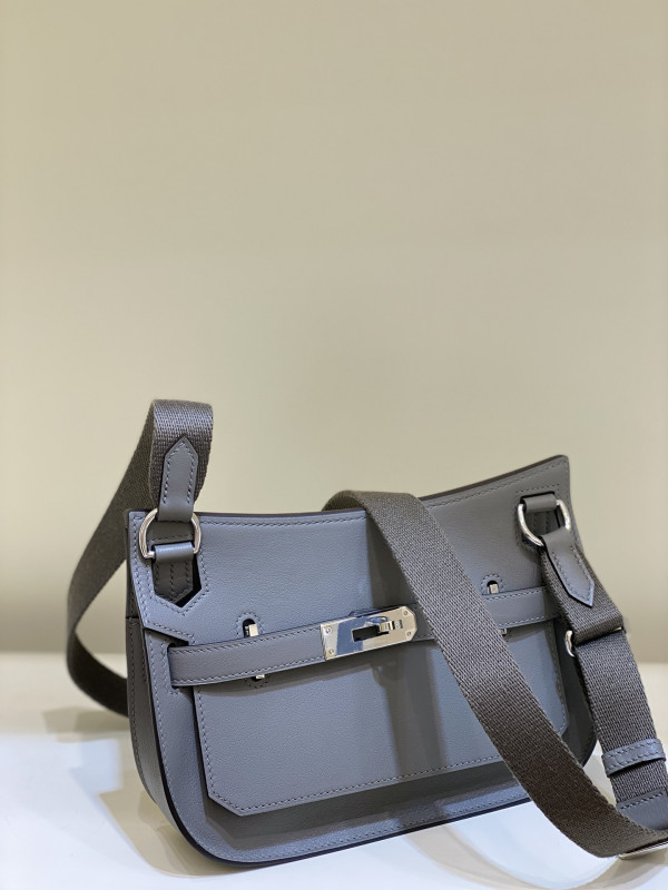 H**mes jypsiere mini bag in swift leather gris meyer
