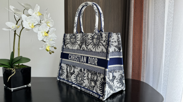 MEDIUM DIRO BOOK TOTE-36*18*28CM