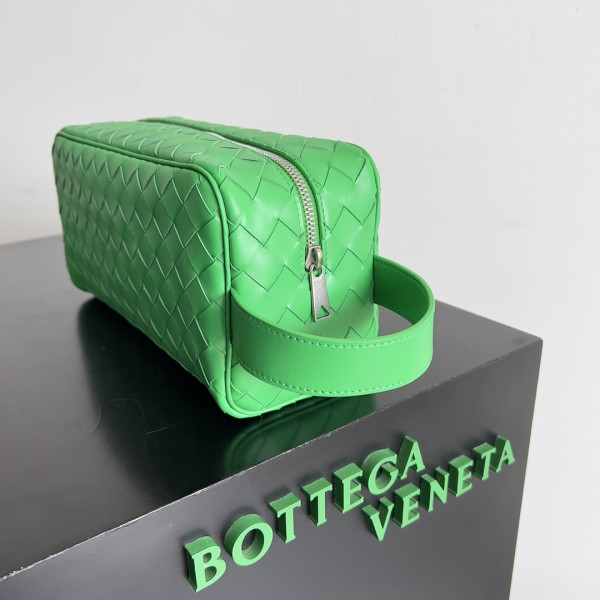 bo*te*ga Ve*ne*ta  intrecciato leather wallet-on-strap
