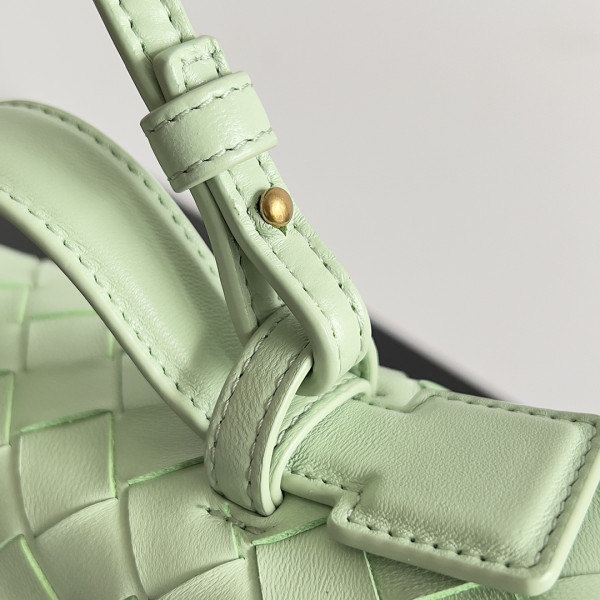 bo*te*ga Ve*ne*ta  vanity case crossbody bag