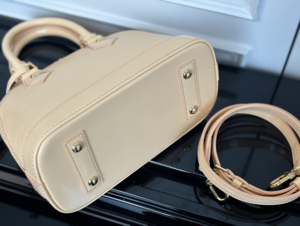 l0*is V*t0n alma bb-23.5*17.5*11.5cm