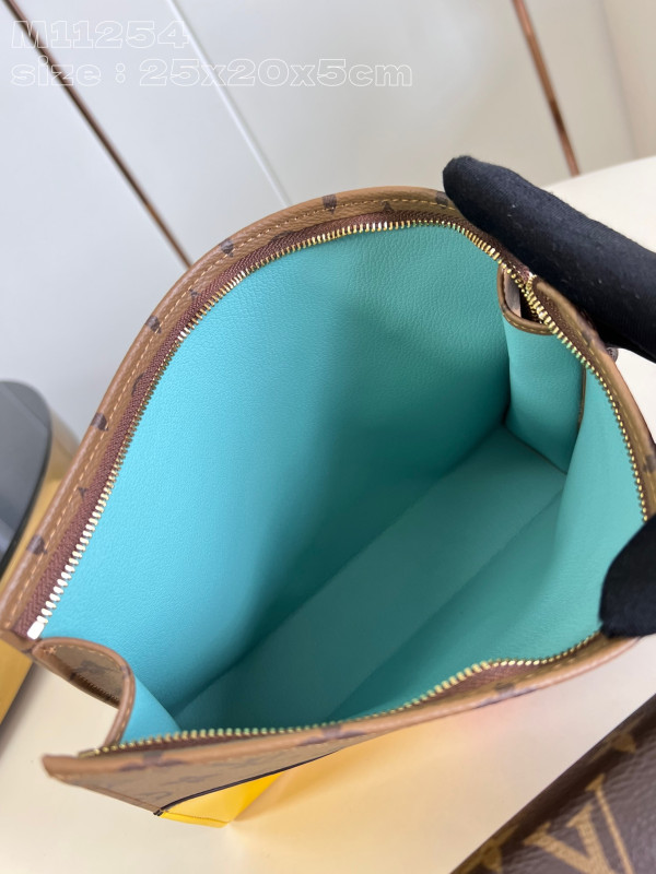 l0*is V*t0n trio toilet pouch-25*20*5.5cm