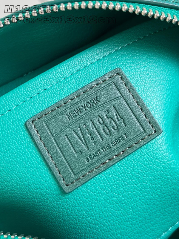 l0*is V*t0n locker dopp kit bag-23*13*12cm