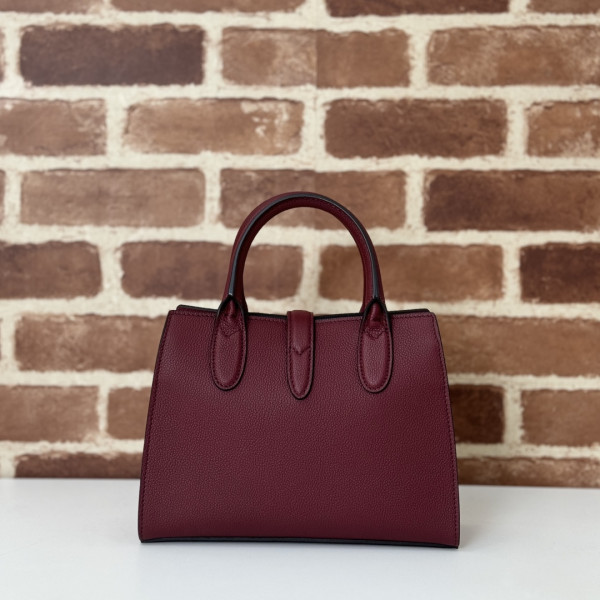 G*u*i small tote bag with hook closure