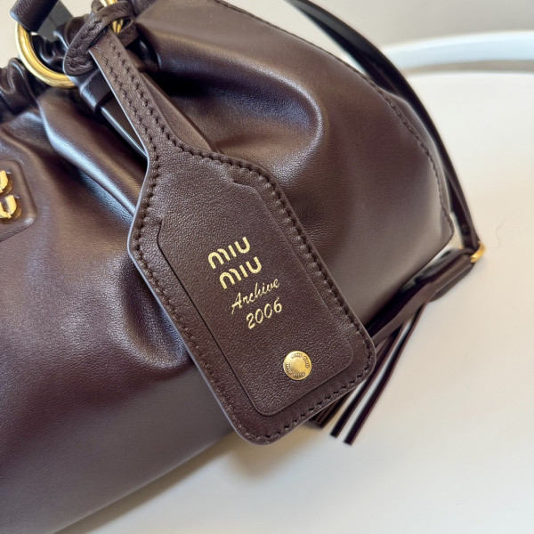 M*um*u joie nappa leather bag