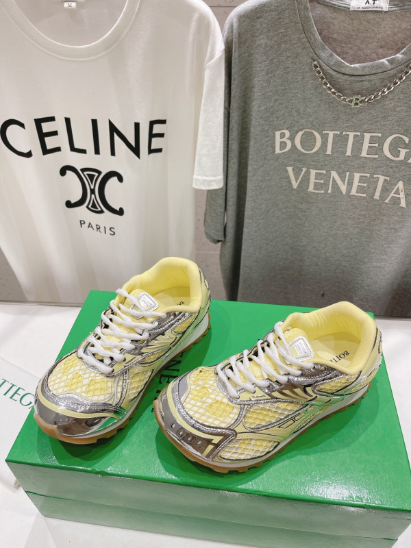 bo*te*ga Ve*ne*ta sneakers