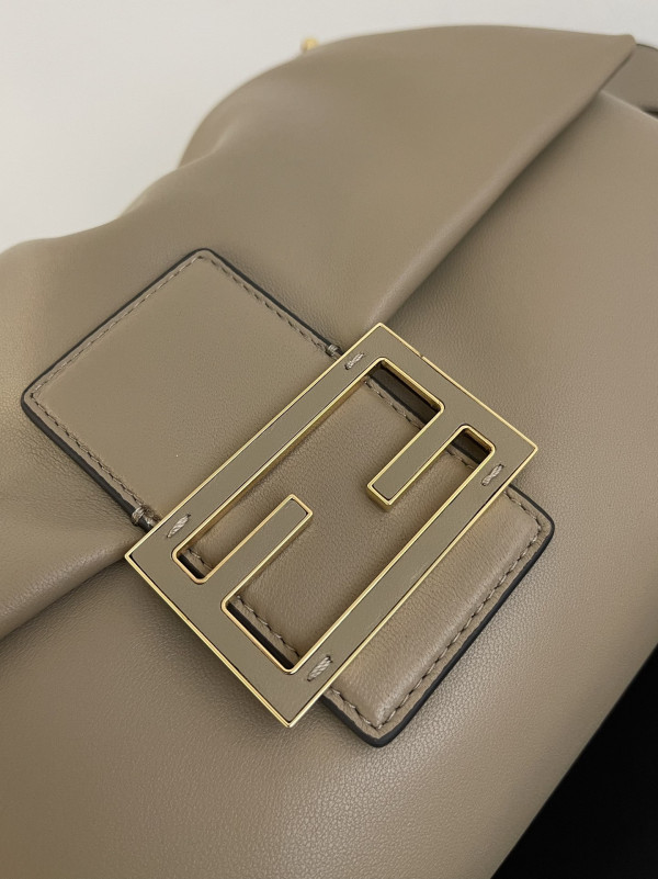 F**di mamma baguette