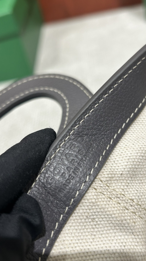 Go*ard beluga  - 23×18.5×8cm