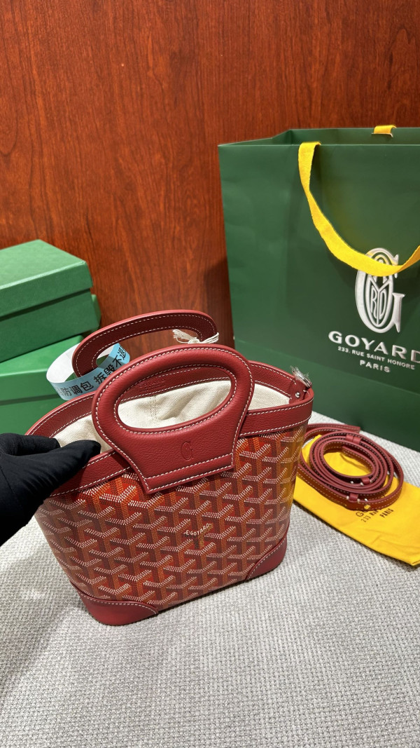 Go*ard beluga  - 23×18.5×8cm