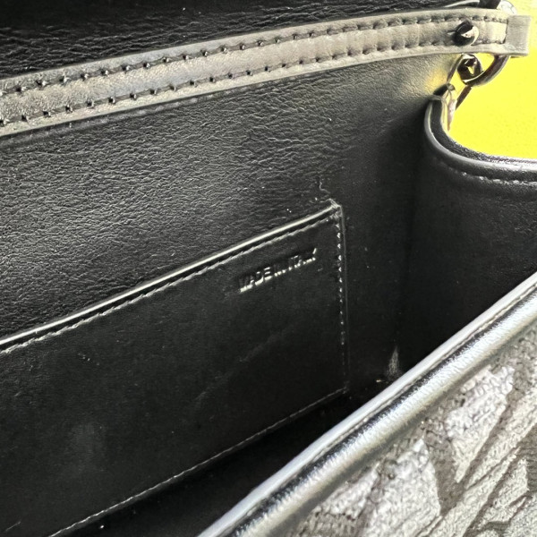 VALENTINO LOCÒ SHOULDER BAG