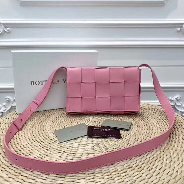 bo*te*ga Ve*ne*ta cassette