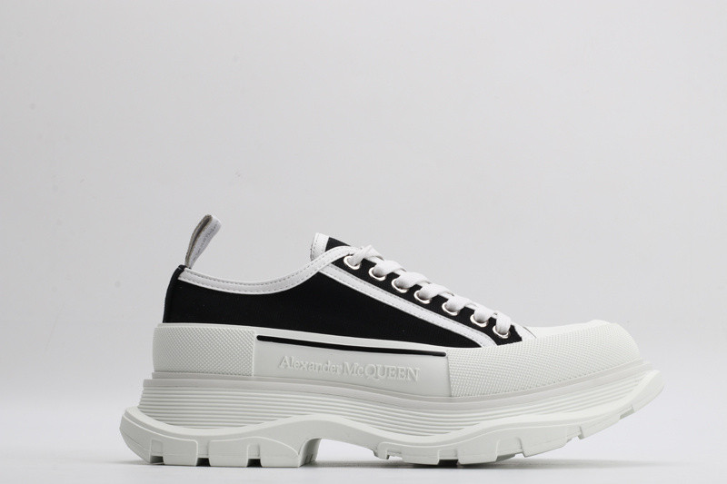 ale*d*r M*Q*en tread slick lace up