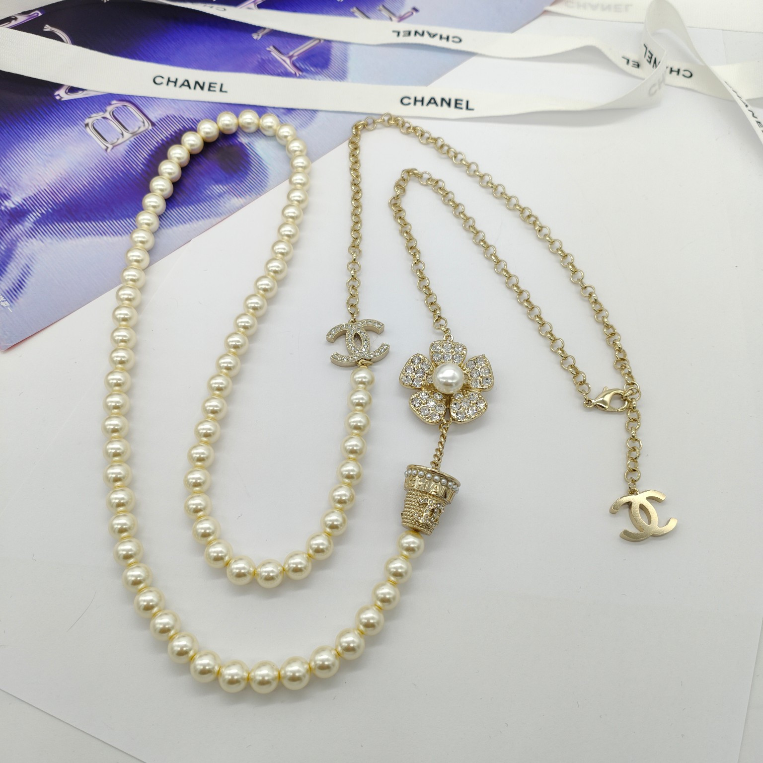 CL LONG NECKLACE